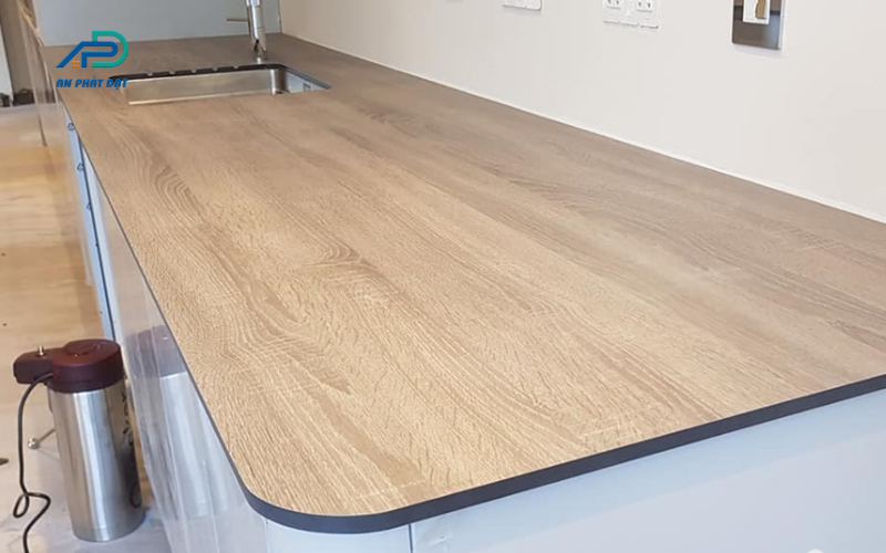 Vách ngăn Compact Laminate ứng dụng trong y tế