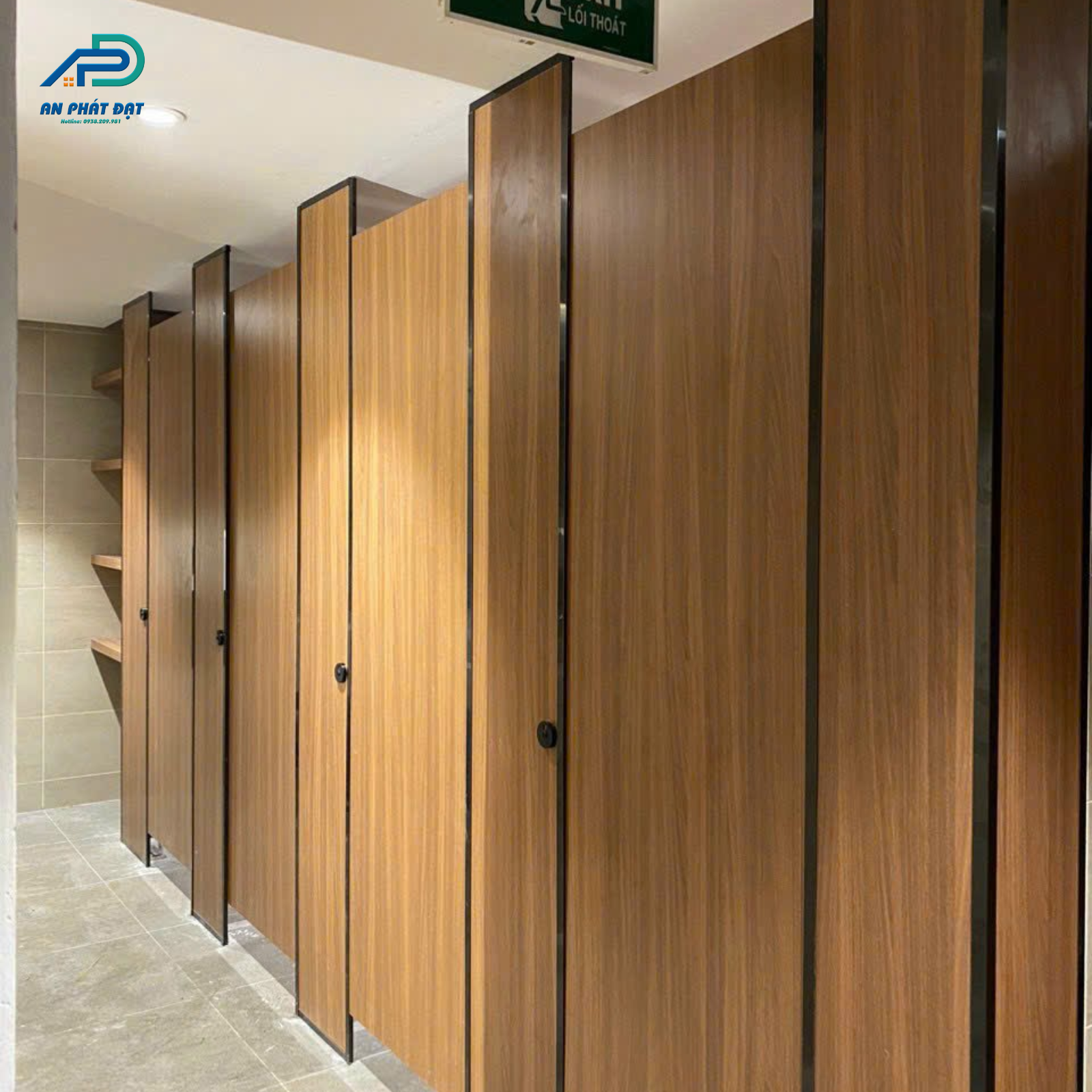 Vách compact nhà vệ sinh