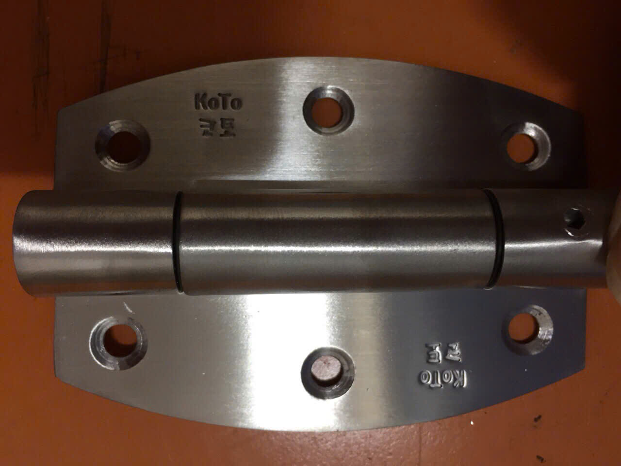 Cách phân biệt phụ kiện thật - giả